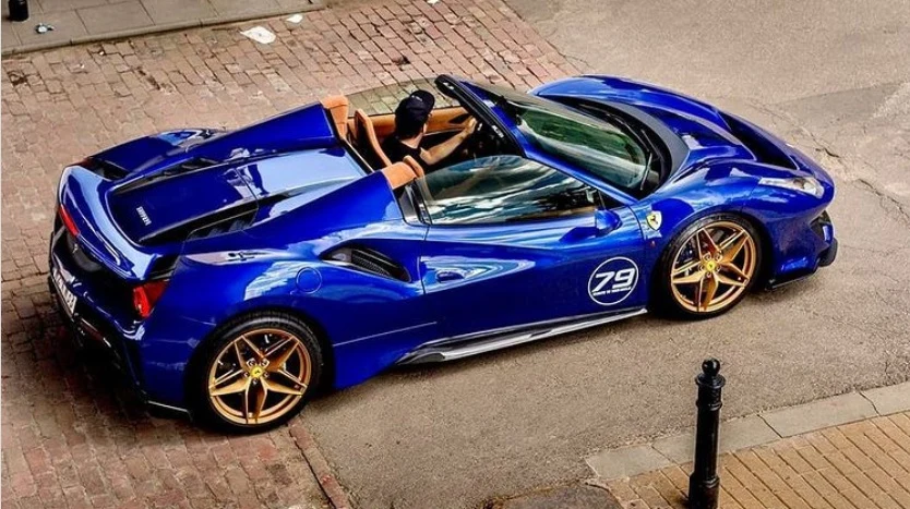 Kuba Wojewódzki w Ferrari 488 Pista Spider Kuba Wojewódzki w Ferrari 488 Pista Spider