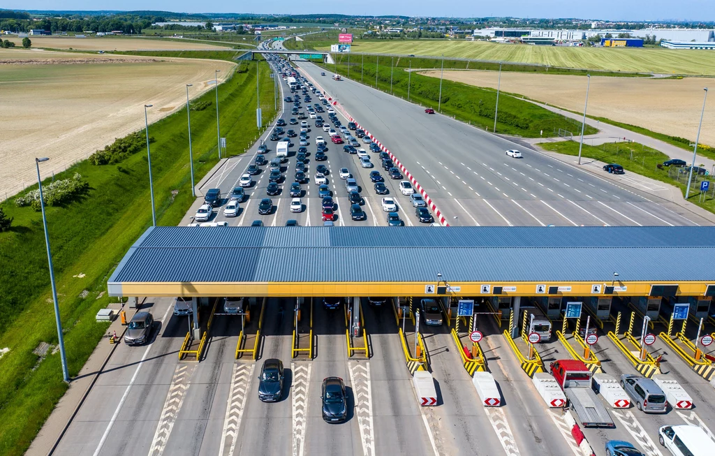 W ten weekend znów można się spodziewać olbrzymich korków na autostradowych bramkach