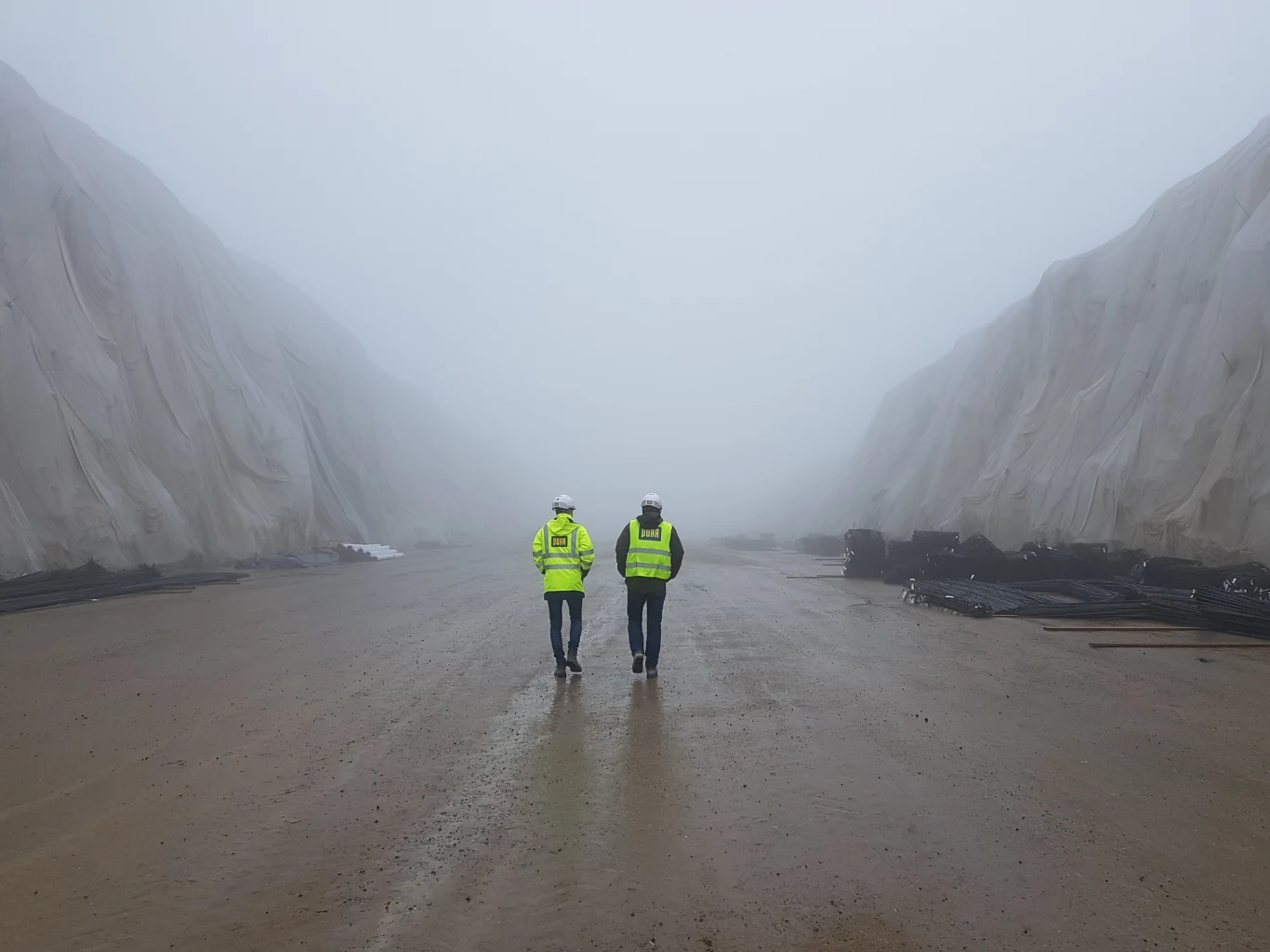 Tak powstaje najdłuższy tunel drogowy w Polsce - TS-26 w Starych Bogaczowicach w ciągu drogi ekspresowej S3, który znajduje się pomiędzy Bolkowem a Kamienną Górą. 