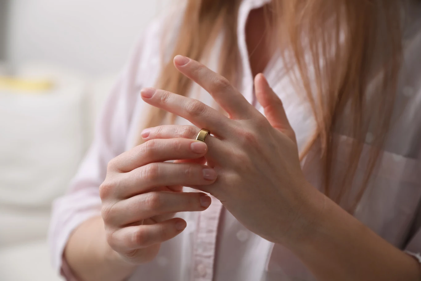 Pocieranie jęczmienia czystym złotem, na przykład złotą obrączką, ma łagodzić obrzęk i przyspieszać gojenie