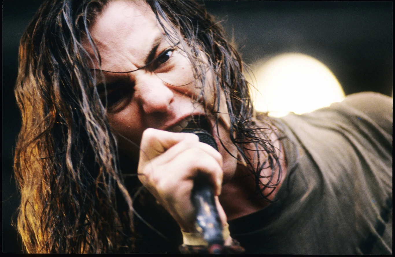 Eddie Vedder (Pearl Jam) podczas trasy promującej "Ten"