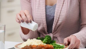 Nadmiar soli w diecie może być przyczyną otyłości