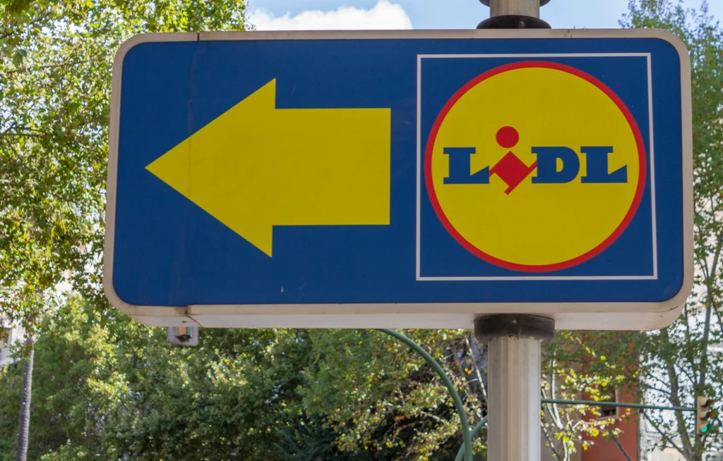 Lidl otwiera sklepy w niedziele! Będą mieć status placówek pocztowych