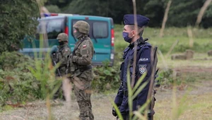Polskie służby na granicy z Białorusią