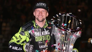 Żużel. Artiom Łaguta. Rosjanin żyje w Polsce jak pączek w maśle. Piękna żona i miliony na koncie