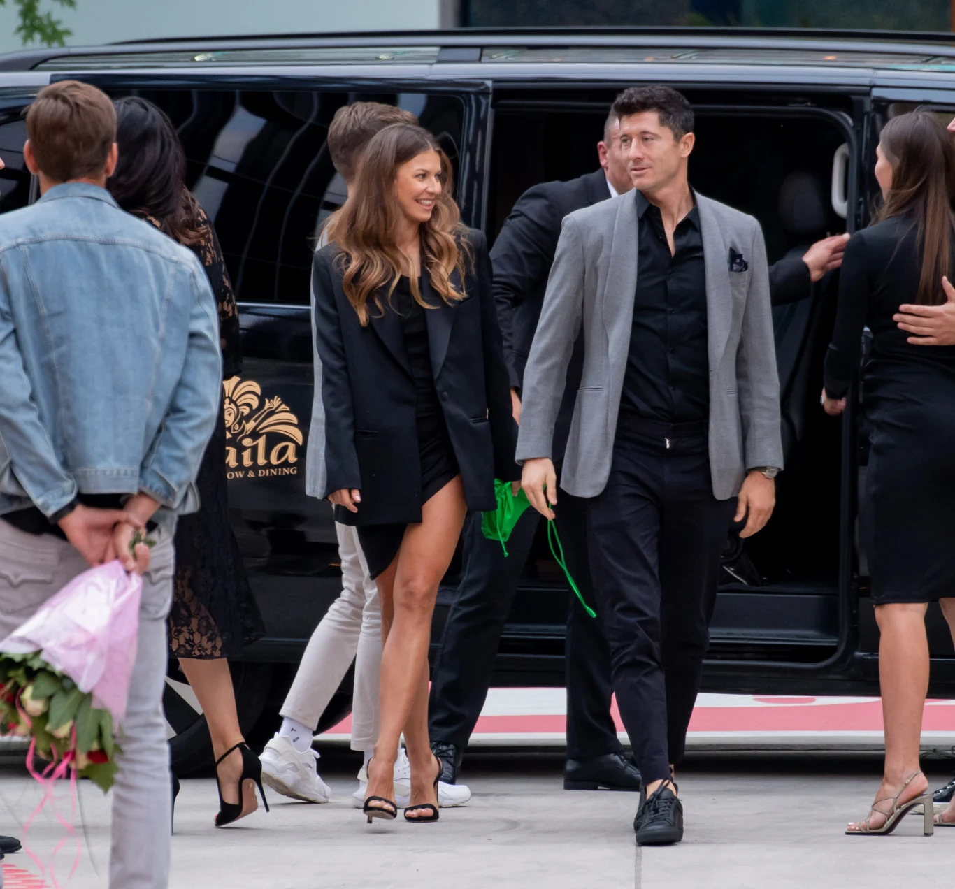 Anna i Robert Lewandowscy urządzili huczne urodziny. Zjawiła się plejada gwiazd Anna i Robert Lewandowscy urządzili huczne urodziny. Zjawiła się plejada gwiazd