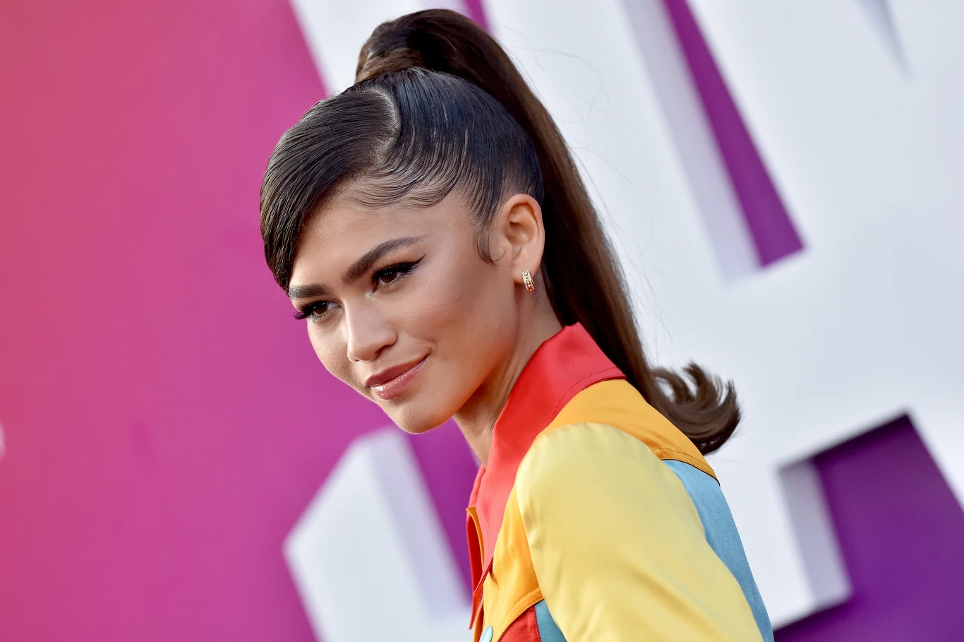 Zendaya urodziła się 1 września 1996 roku w Oakland, w stanie Kalifornia, jako jedyne dziecko Claire Stoermer i Kazembe Ajamu (Colemana), ale ma pięcioro starszego przyrodniego rodzeństwa od strony ojca. Jej mama ma pochodzenie szkocko-niemieckie, a tato jest Afroamerykaninem. Jej imię wywodzi się od słowa Tendai oznaczającego w języku shona "w podzięce".
