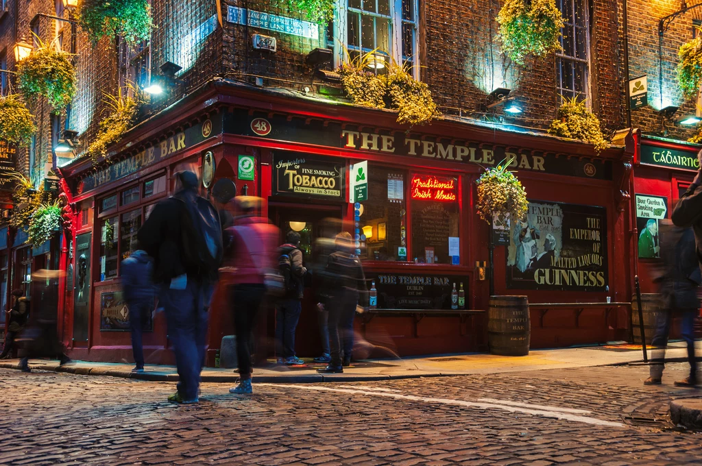 Irlandia zniesie wszelkie restrykcje covidowe? Na zdj. Temple Bar w Dublinie