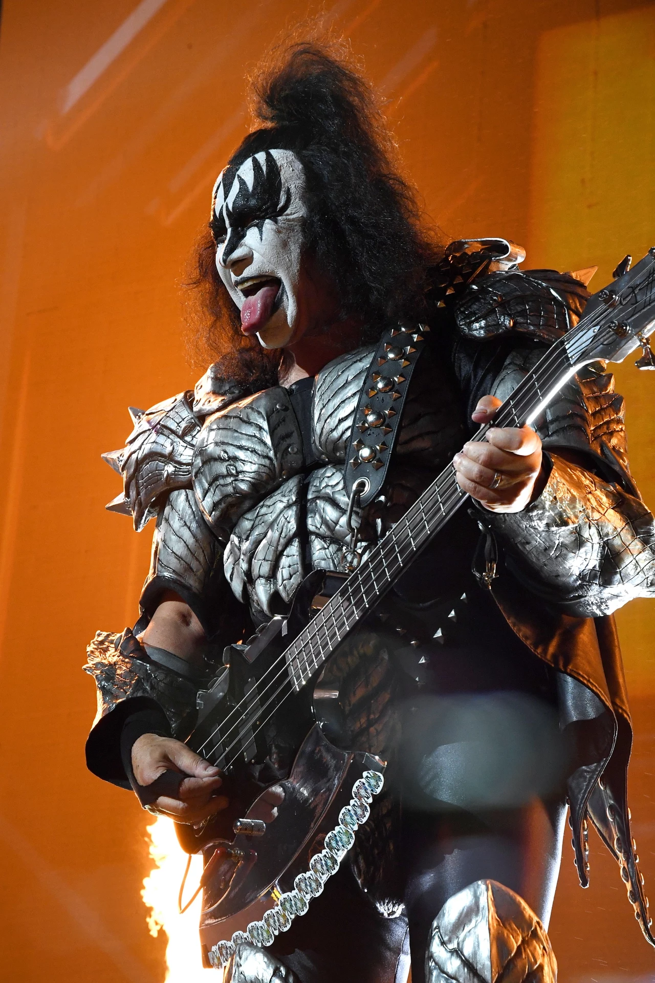 Gene Simmons (Kiss) poinformował, że jest zakażony koronawirusem Gene Simmons (Kiss) poinformował, że jest zakażony koronawirusem