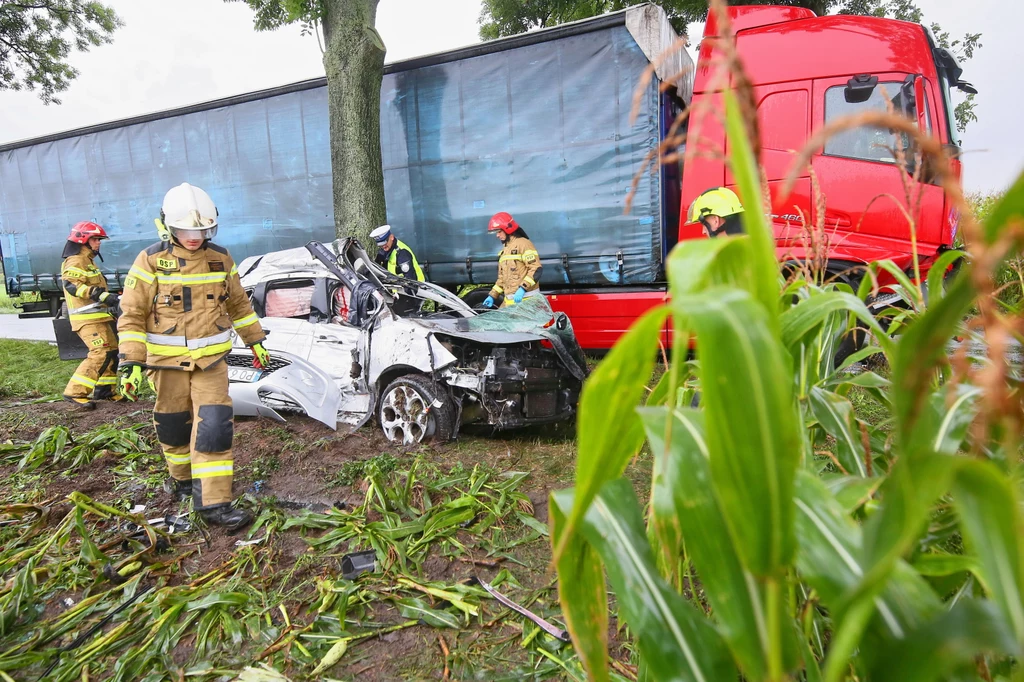 Narzeczeni, którzy jechali Citroenem C3, zginęli na miejscu