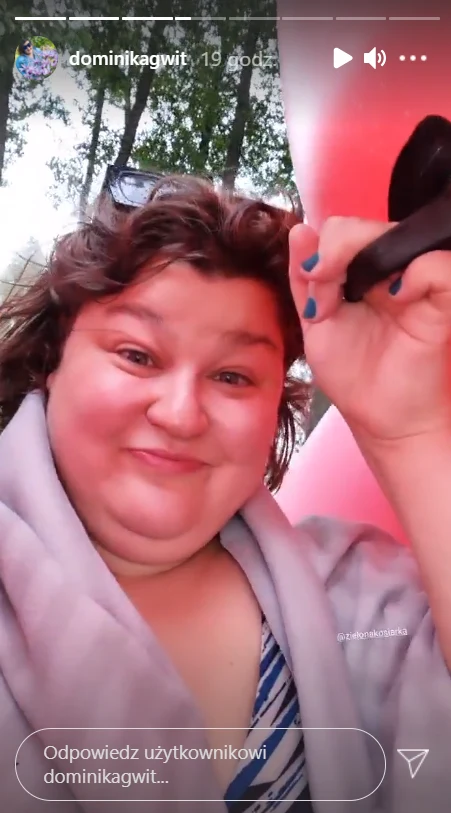 Dominika Gwit w stroju kąpielowym i z flamingiem /https://www.instagram.com/dominikagwit/ Dominika Gwit w stroju kąpielowym i z flamingiem /https://www.instagram.com/dominikagwit/