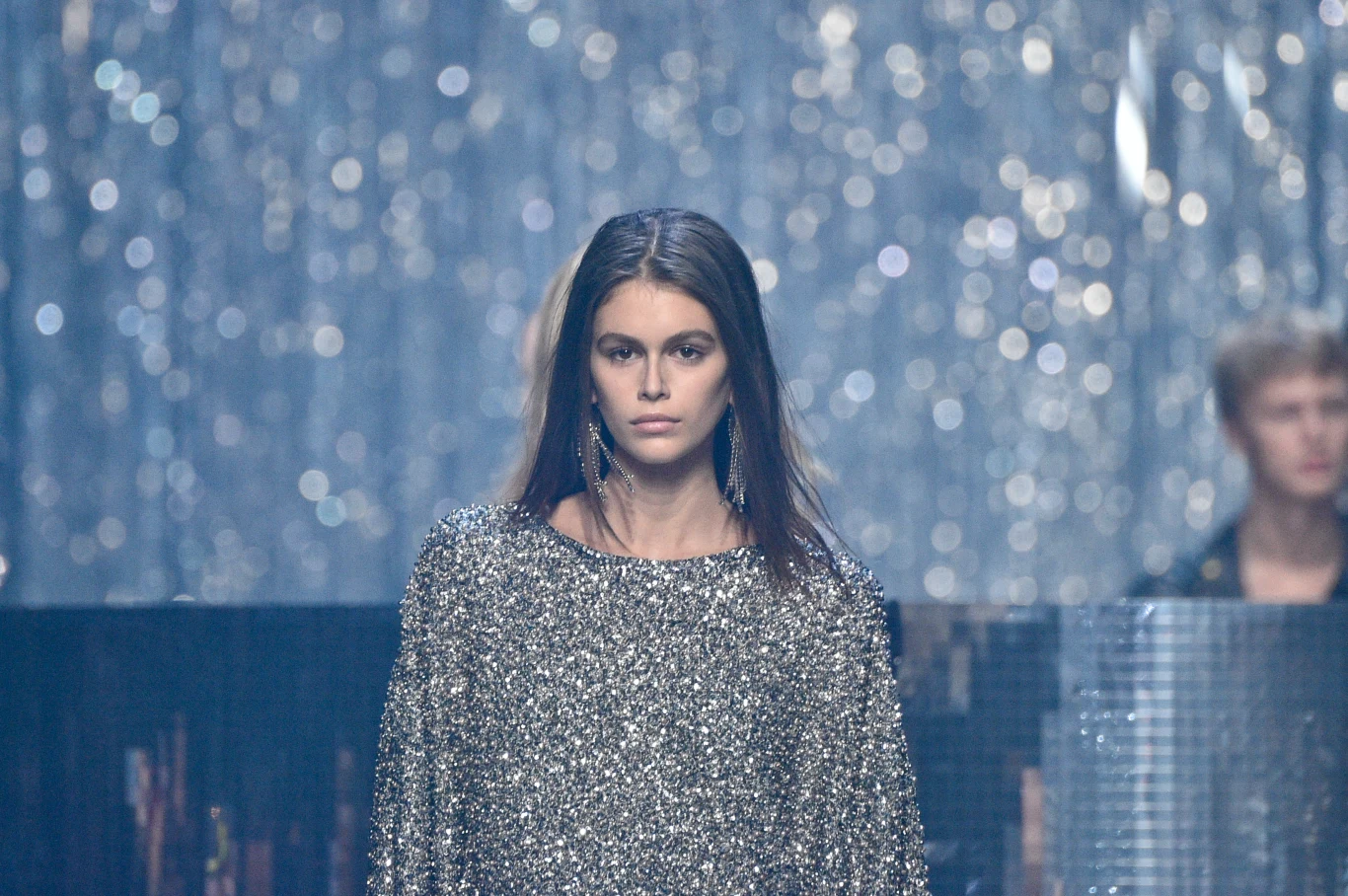 Ostatnio Kaia Greber udzieliła wywiadu brytyjskiemu magazynowi "Vogue". Czego się o niej dowiedzieliśmy? Używa perfum jak nikt inny, wierzy w moc kryształów i ma nieoczywiste, jak na modelkę, marzenia.