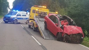 Wypadek koło Ciechanowa. Zginął 18-latek, a jego rówieśniczka jest ciężko ranna