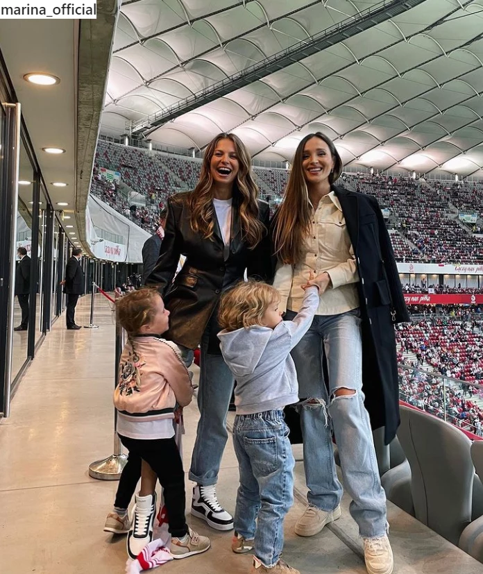 Anna Lewandowska i Marina Łuczenko-Szczęsna na meczu Polska-Albania