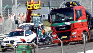 Akcja usuwania bolidu Sebastiana Vettela