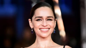 Emilia Clarke nie myśli o operacjach plastycznych. Przerażają ją