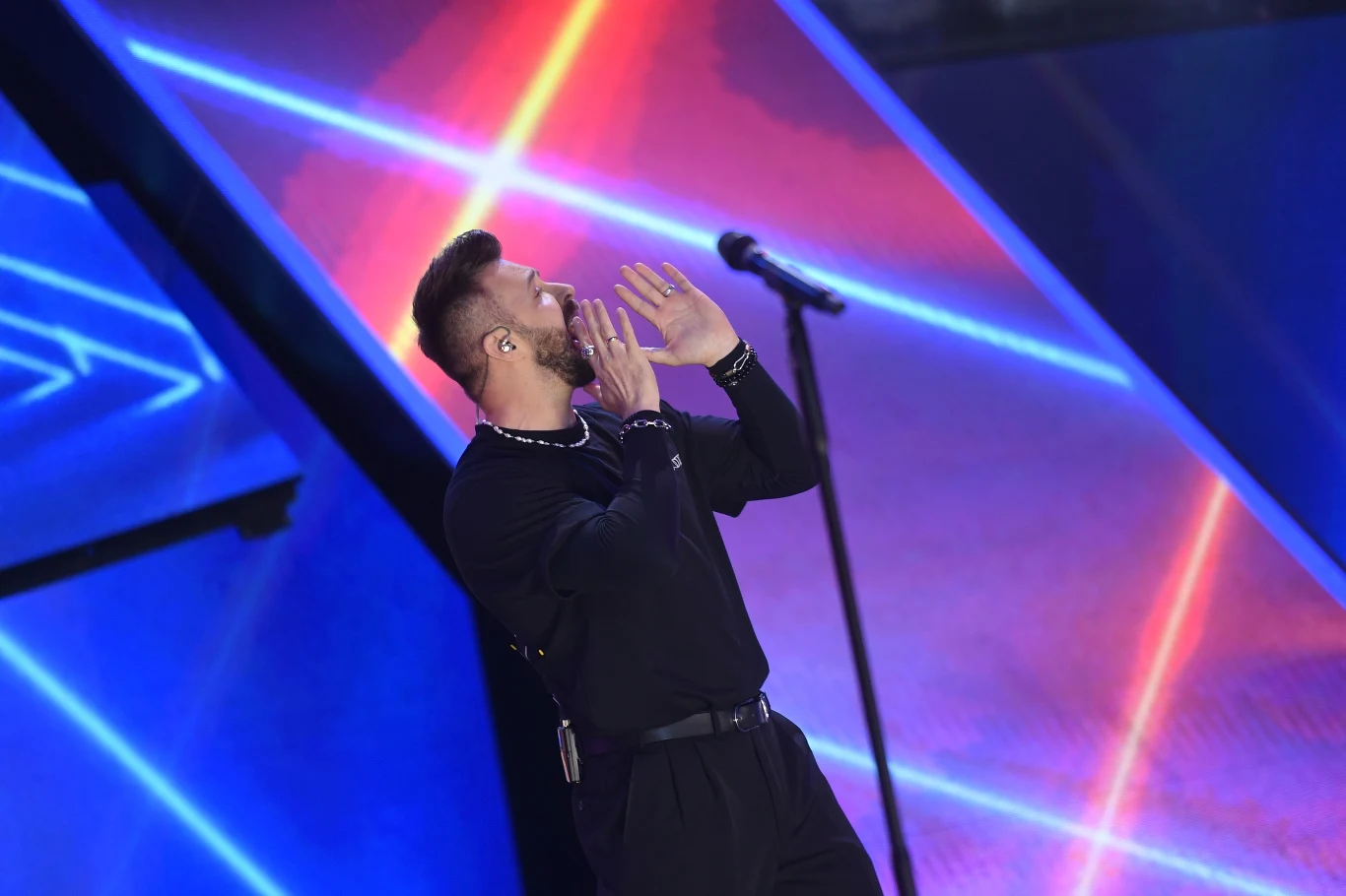 Grzegorz Hyży zaśpiewał utwory "Na chwilę" i "Król nocy".