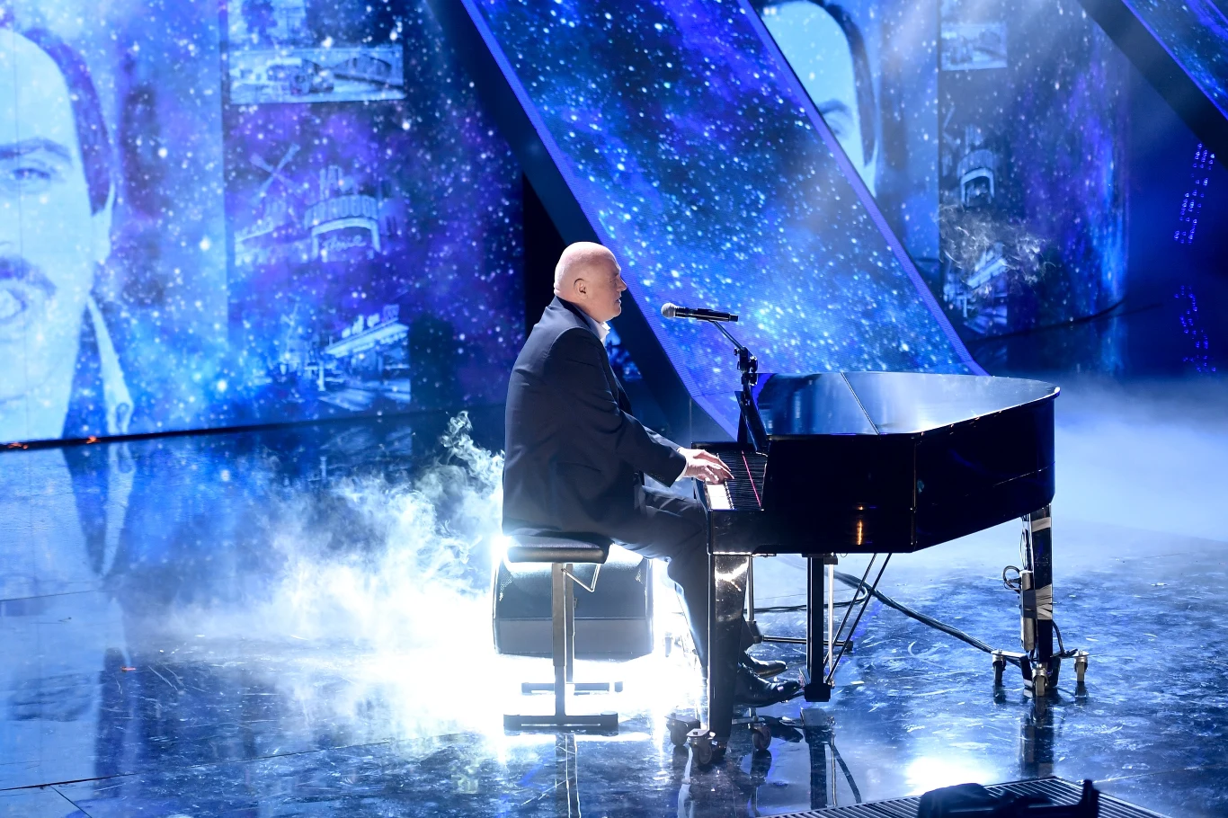 Ryszard Rynkowski, przyjaciel Andrzeja Zauchy, zaśpiewał w hołdzie zmarłemu artyście piosenkę "C'est la vie". 