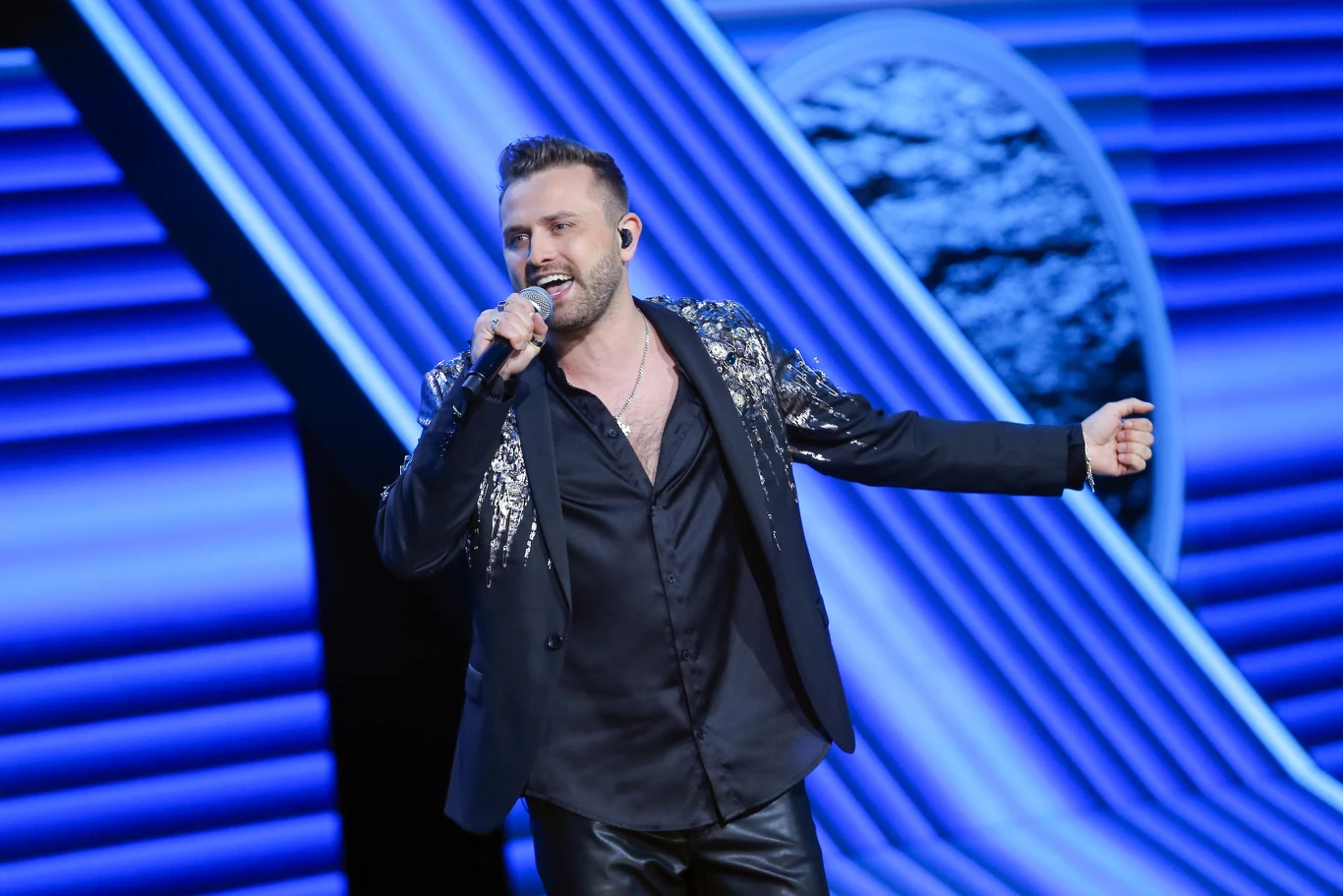 Ostatnim uczestnikiem był Tadeusz Seibert. Na konkurs przygotował utwór "Pod prąd". 