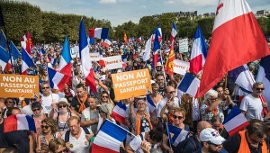 Demonstracje przeciw paszportom sanitarnym we Francji