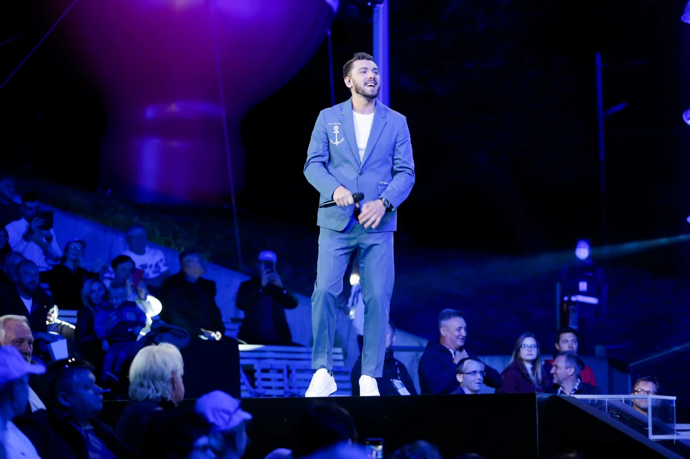 Kamil Bednarek poruszył publiczność przebojem "Parostatek". 