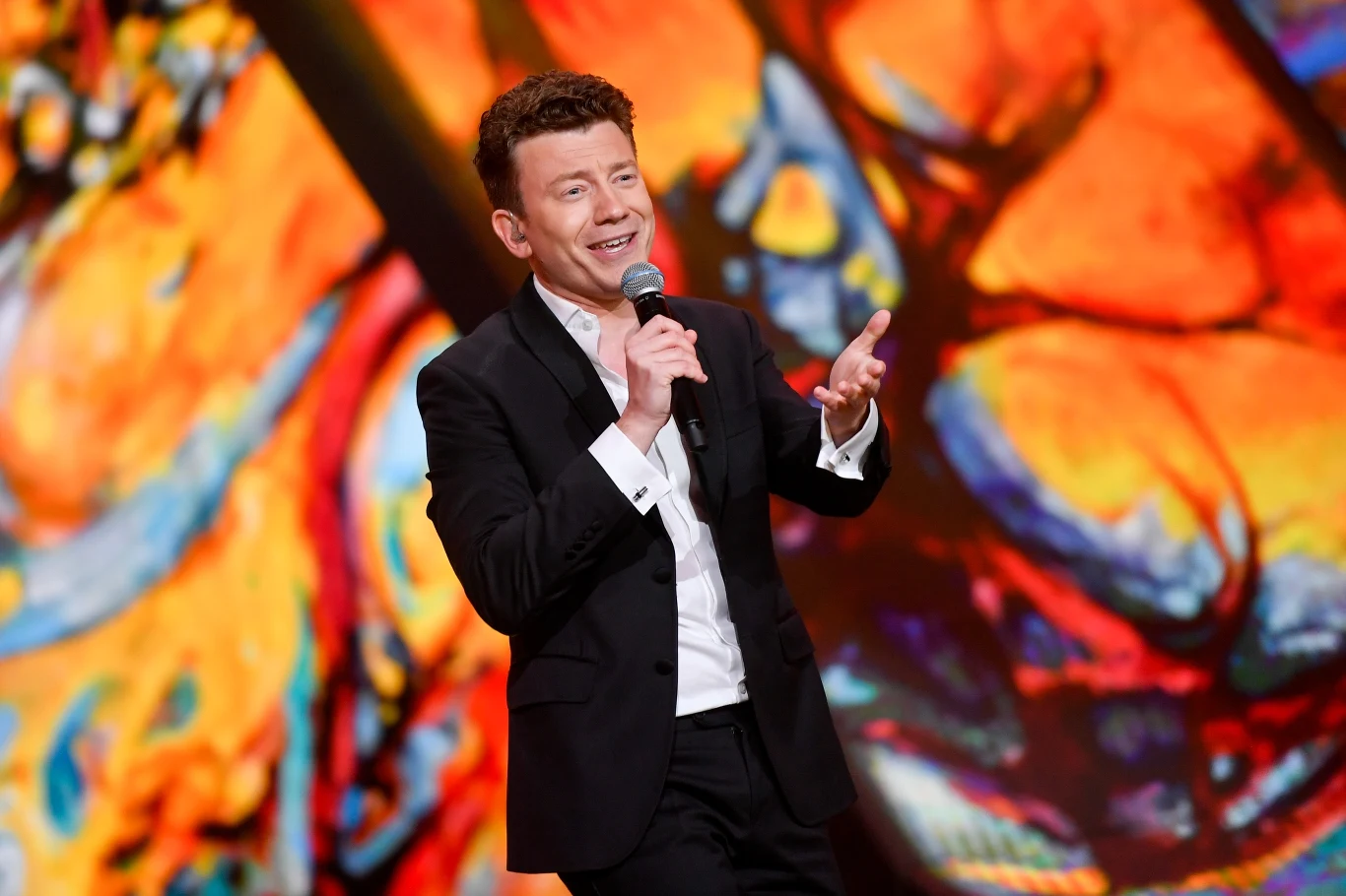 Krzysztof Szczepaniak wystąpił z utworem Grechuty "W dzikie wino zaplątani".