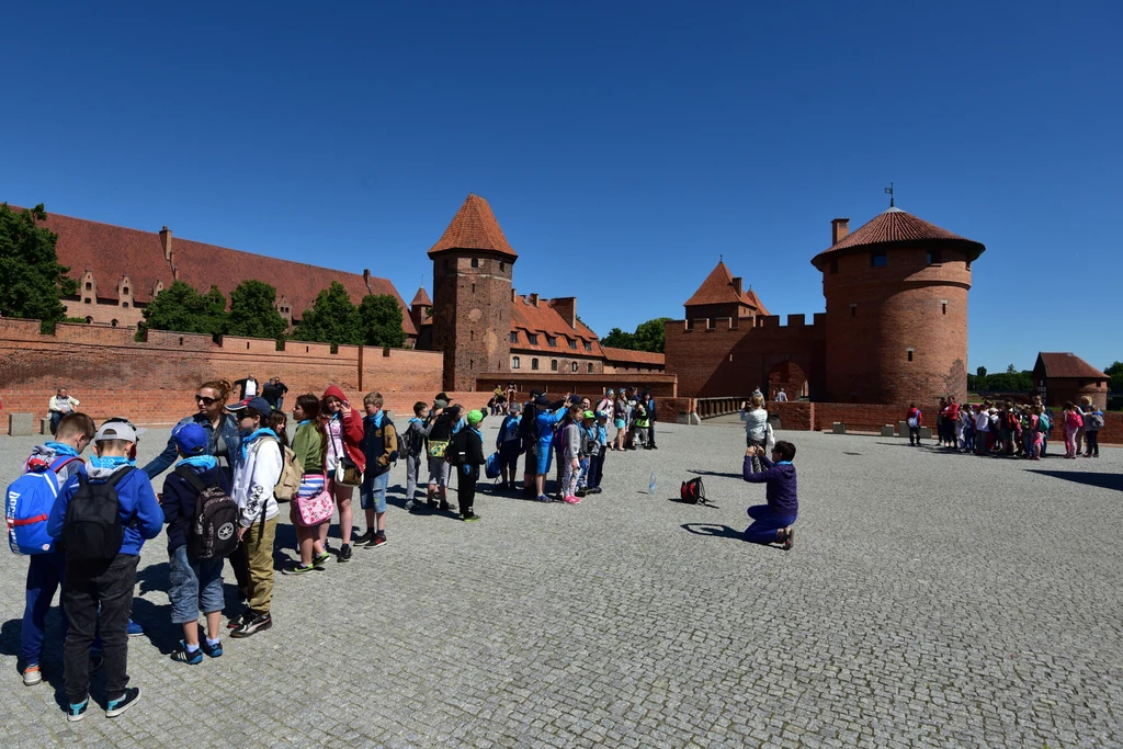 Malbork stał się "sławny" ze względu na wybitnie drogi... hotel dla samochodów