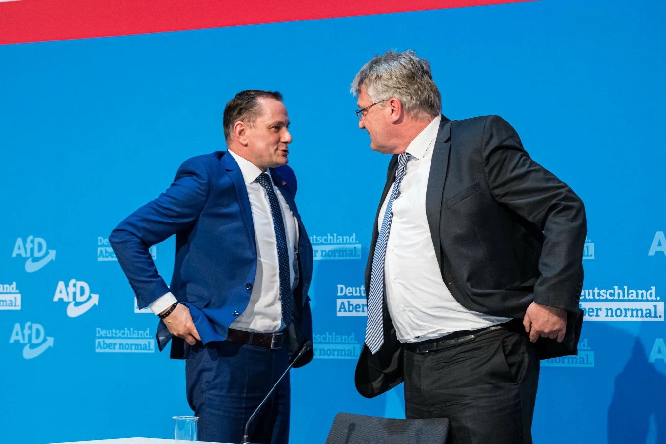 Współprzewodniczący niemieckiej AFD - Tino Chrupalla (po lewej) i Joerg Meuthen.