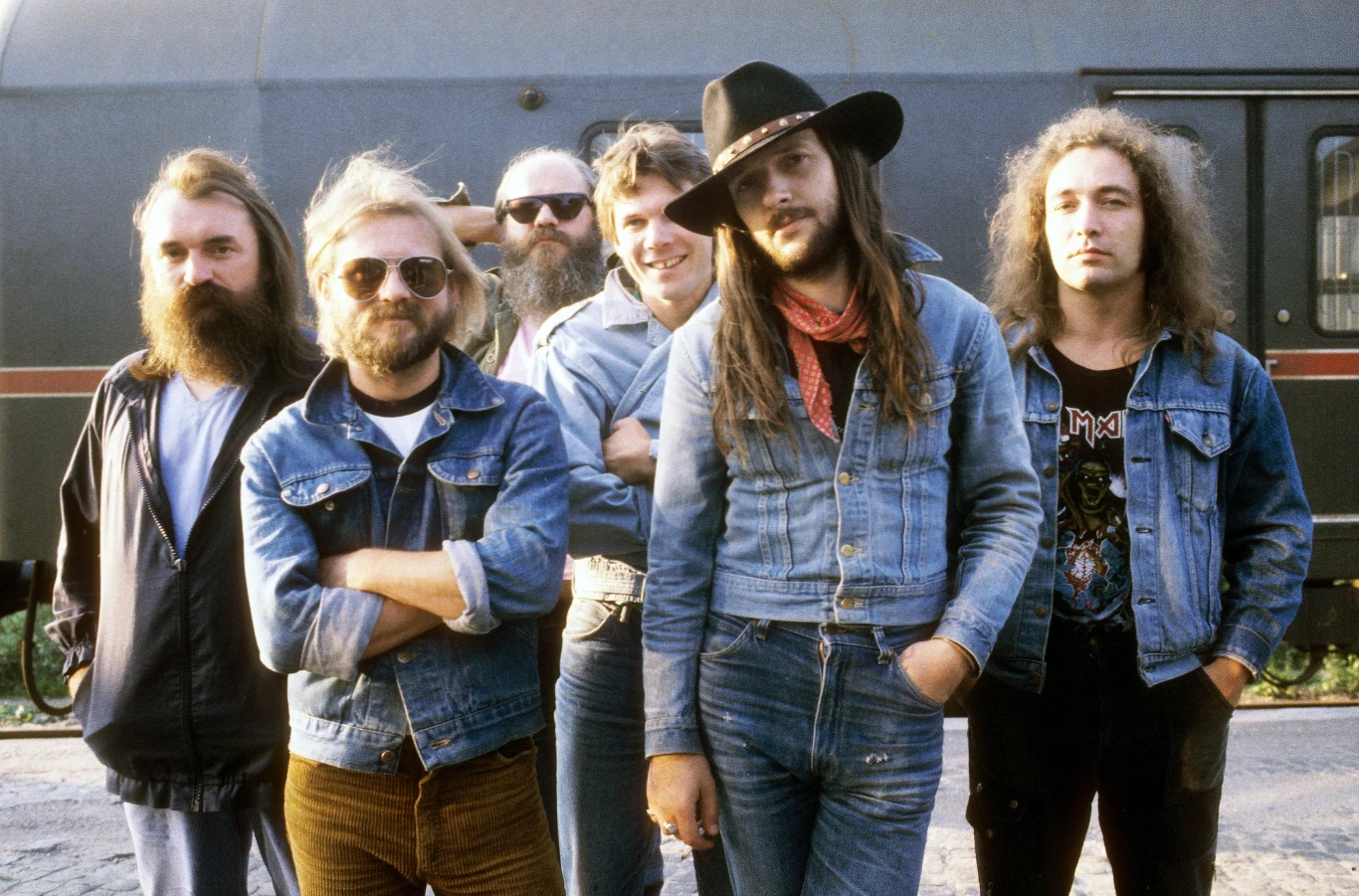 Zespół Dżem założyli: Paweł Berger oraz bracia Adam i Beno Otrębowie. Krótko później dołączył do nich Riedel. Zespół przez dwadzieścia lat występował w niemal niezmiennym składzie - wspomnianych muzyków uzupełniał gitarzysta Jurek Styczyński. Miejsce perkusisty zmieniało się, ale najdłużej jest nim Zbyszek Szczerbiński (od 1993 roku). Po śmierci Riedla w zespole wokalistą był Jacek Dewódzki, a od 2001 roku jest nim Maciej Balcar.