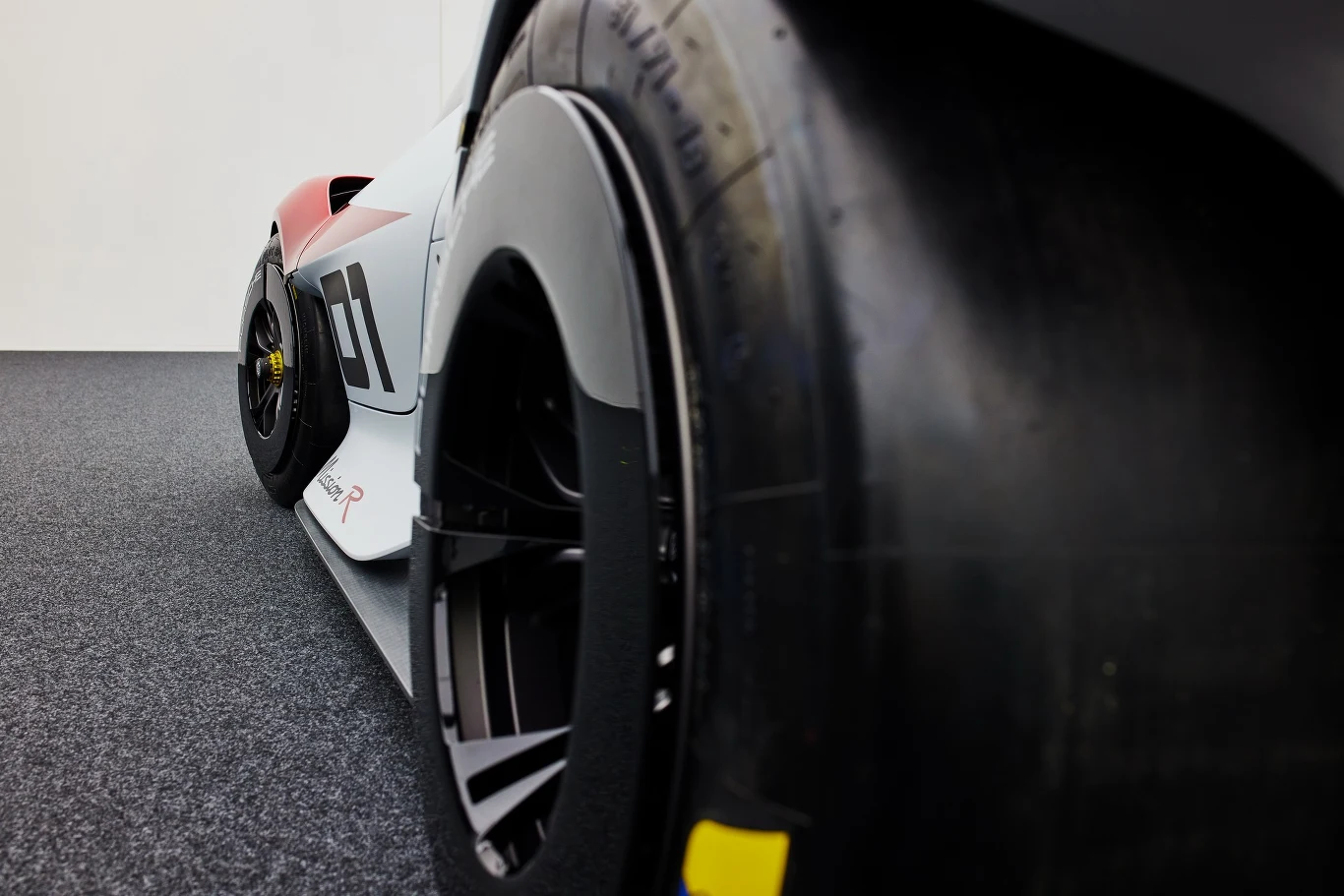 Porsche Mission R