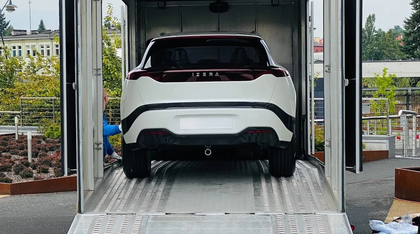 Izera SUV