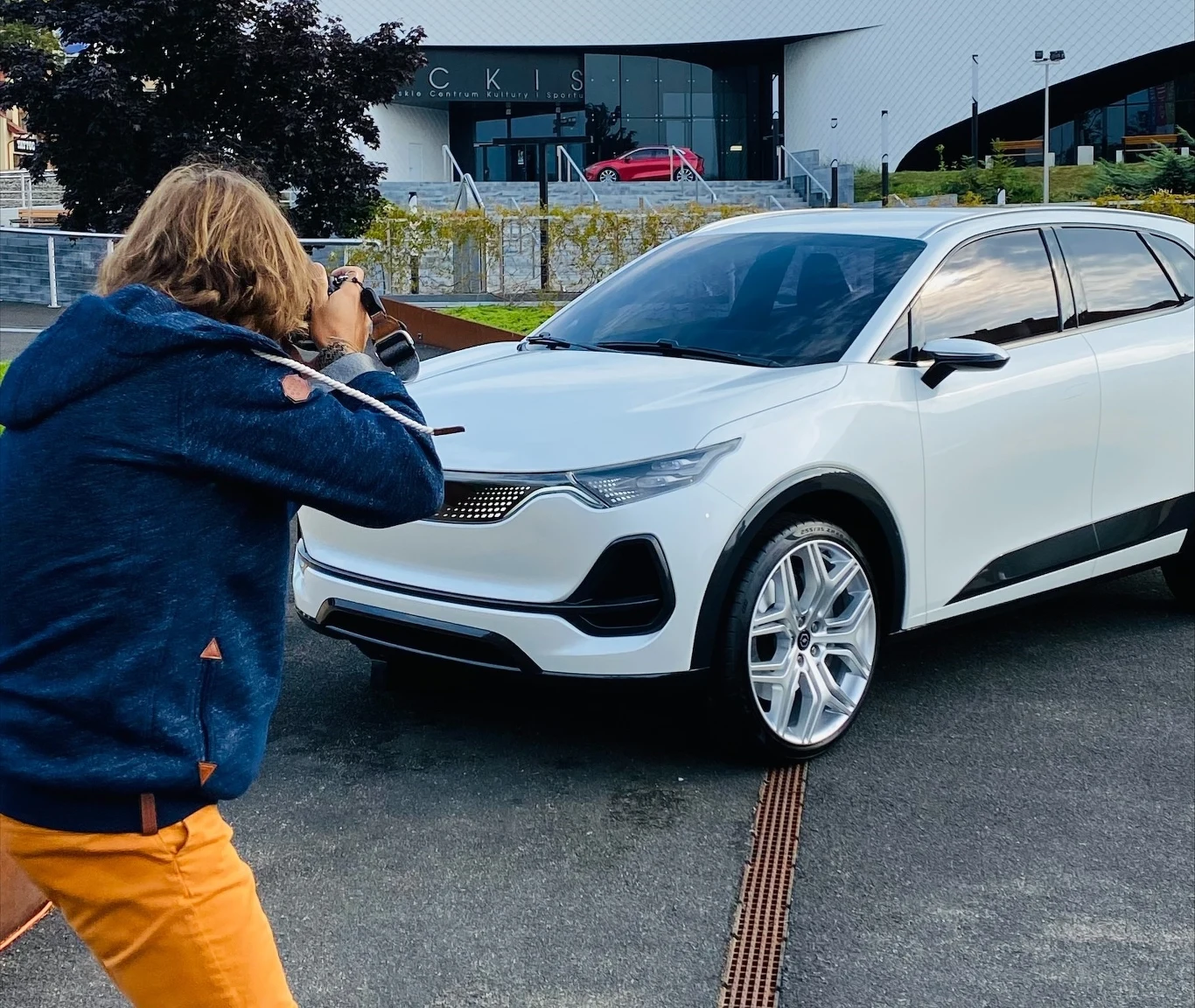 Izera SUV