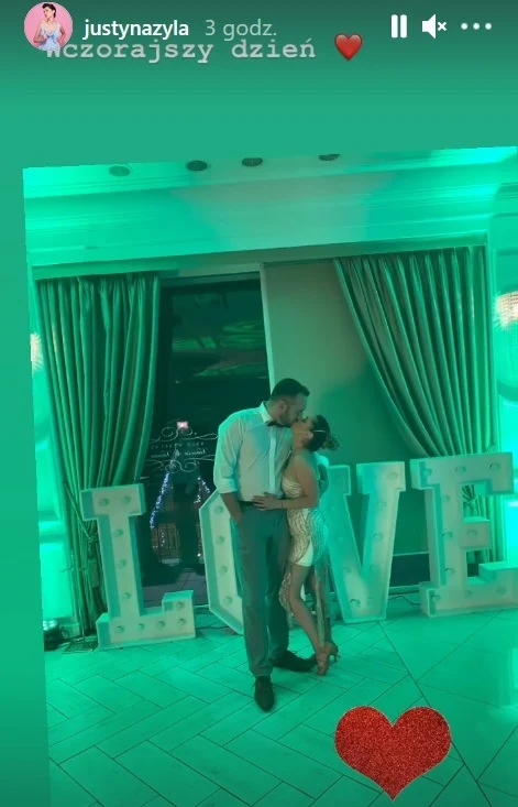Justyna Żyła z ukochanym na ślubie Karoliny Małysz /Screen z instastory www.instagram.com/justynazyla /Instagram Justyna Żyła z ukochanym na ślubie Karoliny Małysz /Screen z instastory www.instagram.com/justynazyla /Instagram