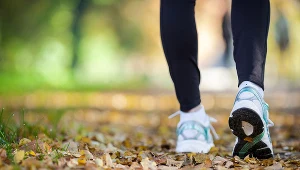 Liczysz kroki? Zawsze chcesz dobić do 10 tys.? Naukowcy mówią, że możesz ich robić znacznie mniej