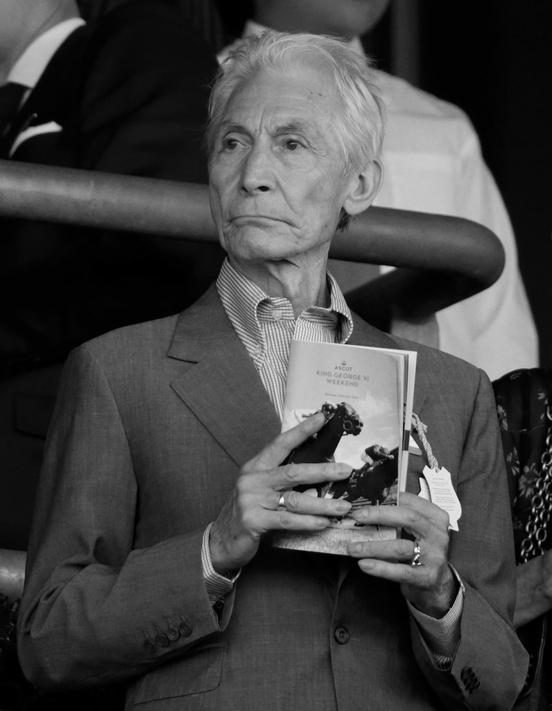 Charlie Watts podczas wyścigów konnych