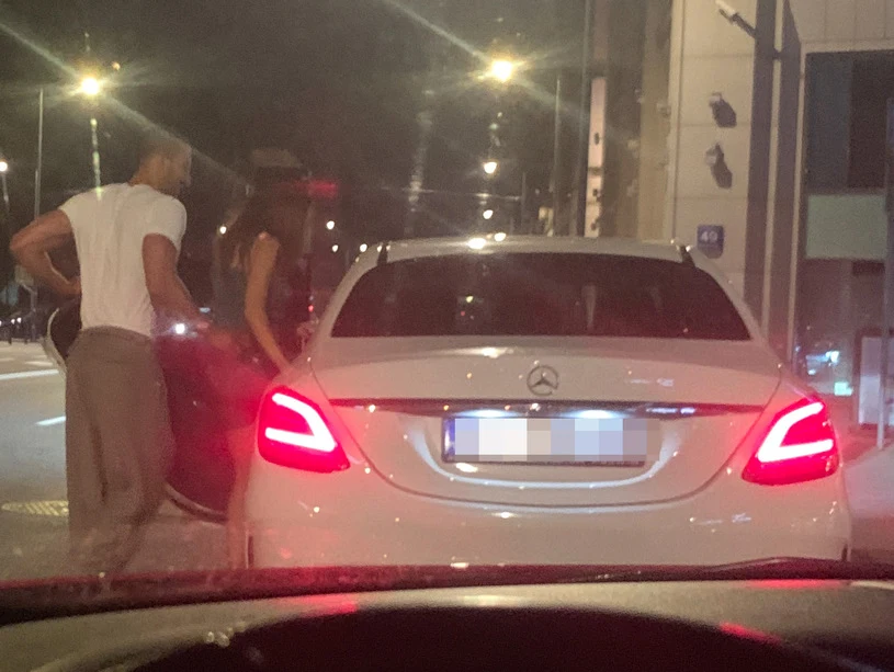 Simone Susinna i Natalia Siwiec przyłapani w taxi Simone Susinna i Natalia Siwiec przyłapani w taxi