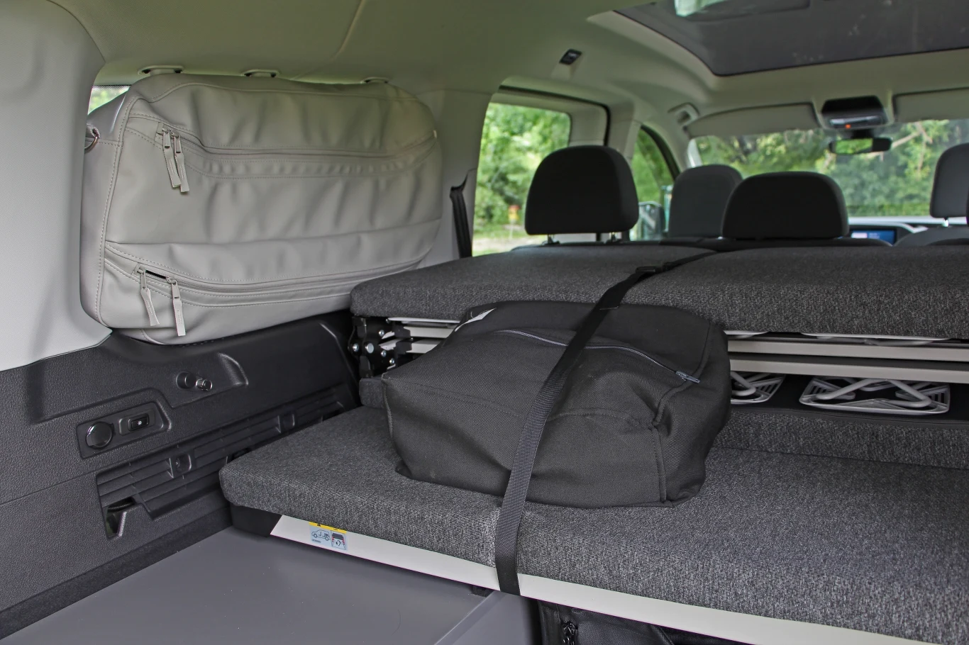 Volkswagen Caddy California 2.0 TDI DSG Volkswagen Caddy California 2.0 TDI DSG