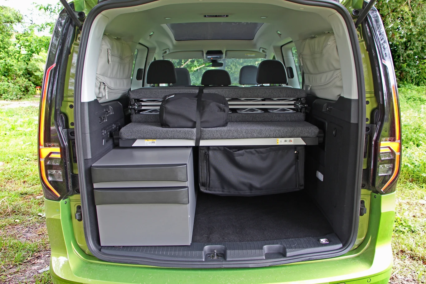Volkswagen Caddy California 2.0 TDI DSG Volkswagen Caddy California 2.0 TDI DSG