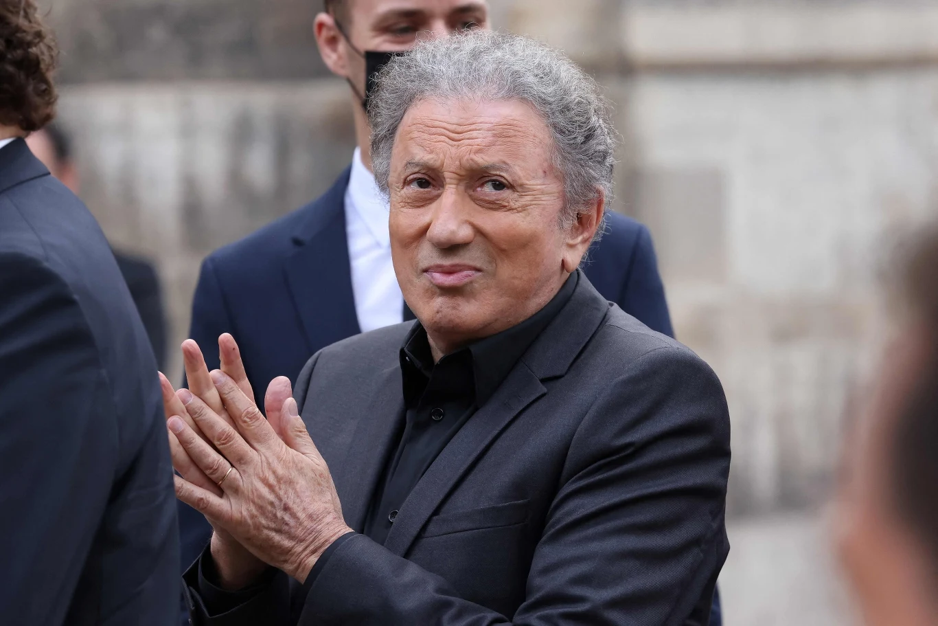 Michel Drucker na pogrzebie Jean-Paula Belmondo. Michel Drucker na pogrzebie Jean-Paula Belmondo.
