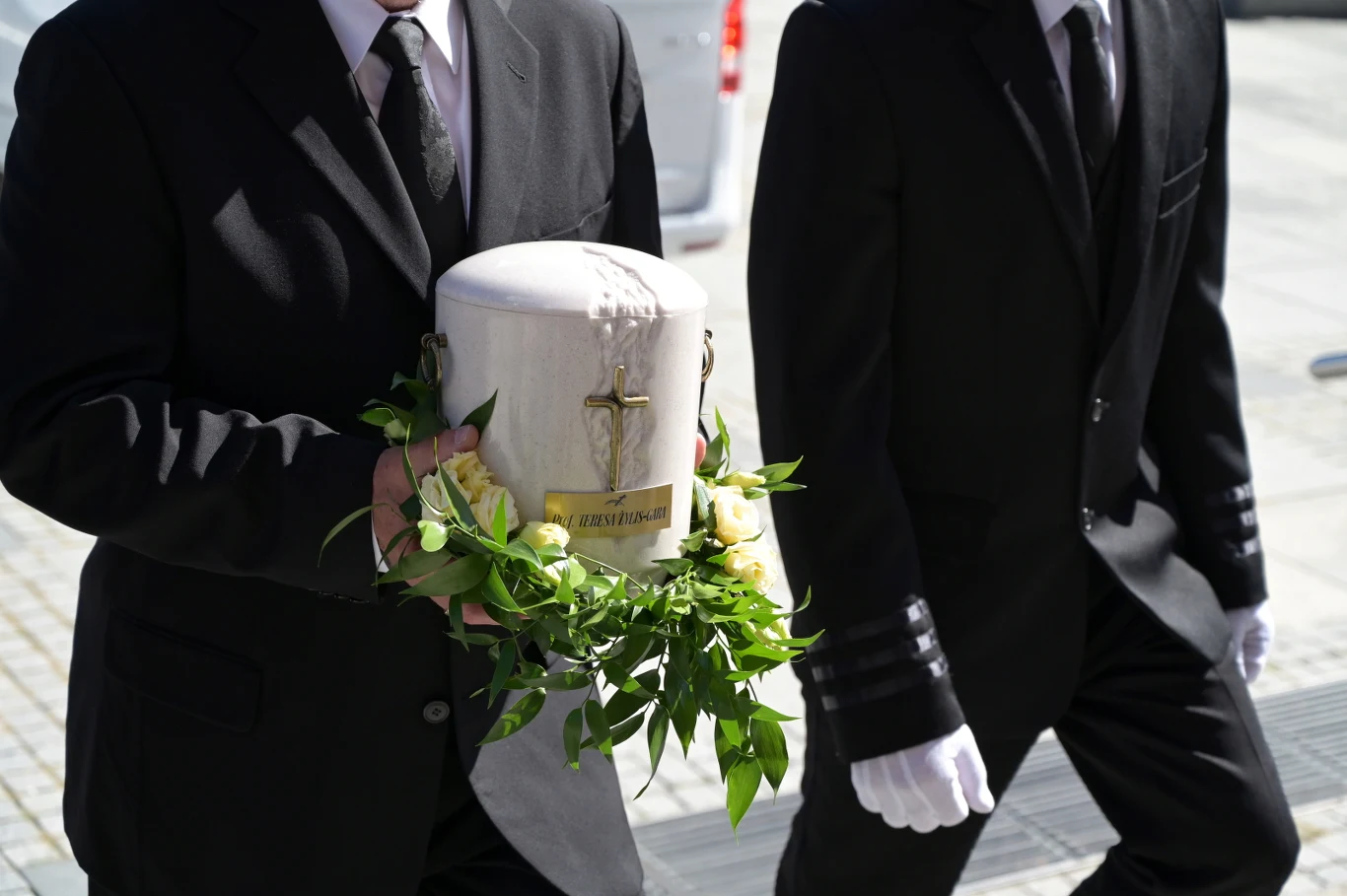 Przełomem okazał się występ w 1966 r. w Paryżu, gdzie kreowała postać Donny Elviry w "Don Giovannim" Wolfganga Amadeusza Mozarta. Od tamtej pory jej kariera nabrała oszałamiającego tempa. Artystka występowała na scenach operowych całego świata, m.in. w Covent Garden w Londynie i w operze w San Francisco. Najdłużej była związana z nowojorską Metropolitan Opera. Współpracowała także z teatrami operowymi w Berlinie, Hamburgu i Monachium, z mediolańską La Scalą i Wiener Staatsoper.