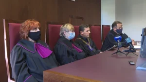 Syn uniewinniony od zarzutu zabójstwa ojca; działał w obronie koniecznej