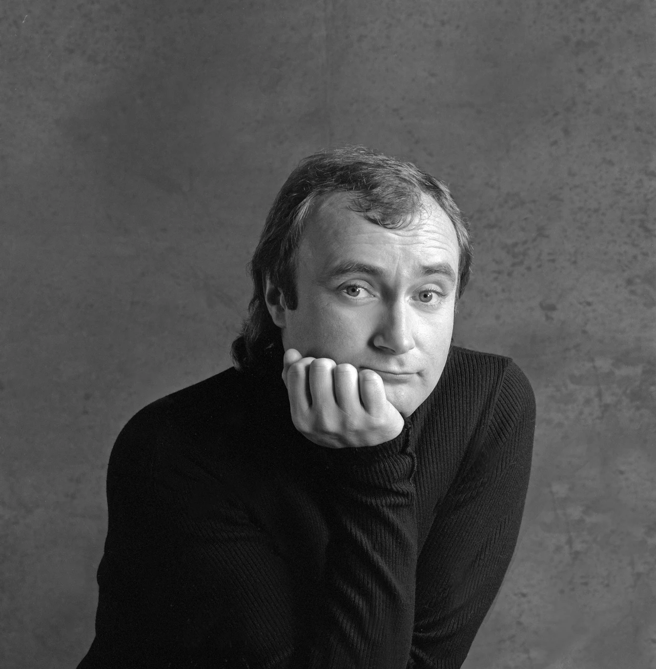 Phil Collins w 1985 roku. Był jednym z najpopularniejszych wykonawców tej dekady na świecie