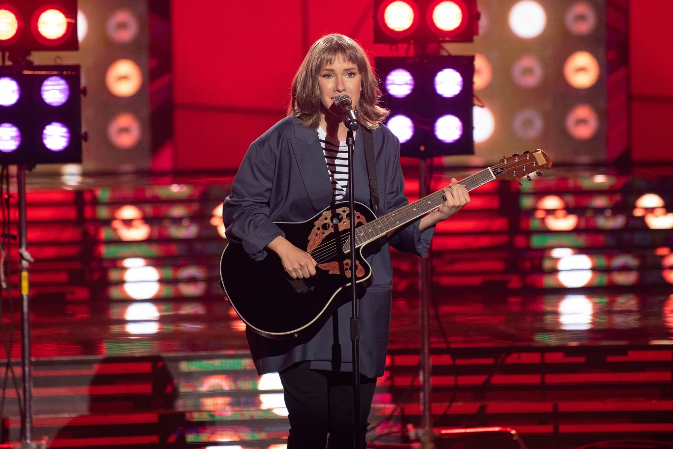 Klara Williams jako Suzanne Vega