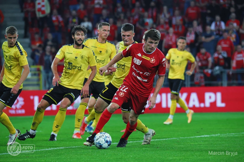Dominik Kun (w czerwonej koszulce)