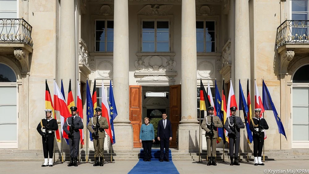 "Program wizyty przewiduje rozmowy na tematy bilateralne, europejskie i międzynarodowe" - informował ambasador Niemiec w Polsce Arndt Freytag von Loringhoven