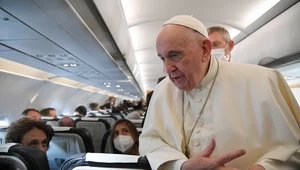 Papież Franciszek w samolocie do Budapesztu