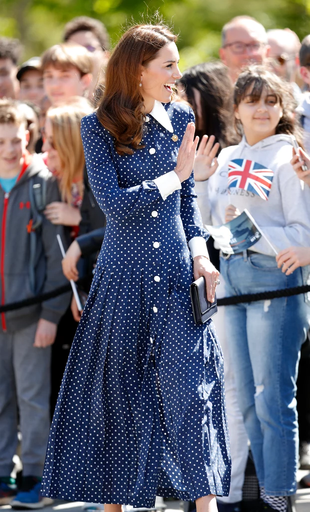 Księżna Kate od lat jest wierna temu printowi. Kropki i grochy z uśmiechem nosi od lat