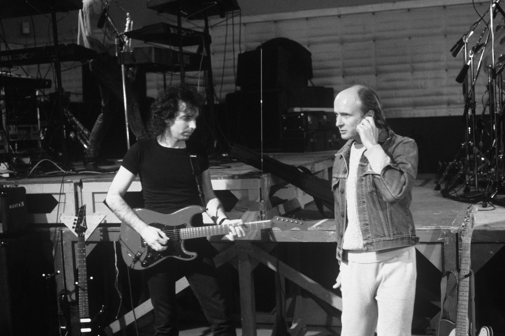 Joe Satriani i Mick Bridgen w 1988 r.