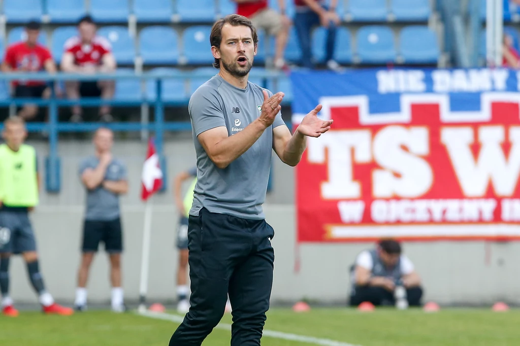 Tomasz Kaczmarek w debiucie w roli trenera Lechii Gdańsk w meczu z Wisłą Kraków Tomasz Kaczmarek w debiucie w roli trenera Lechii Gdańsk w meczu z Wisłą Kraków