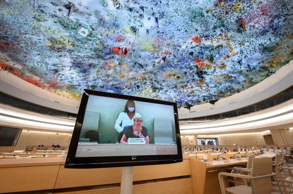 Wysoka komisarz Narodów Zjednoczonych do spraw praw człowieka Michelle Bachelet podczas przemówienia otwierającego sesję Rady Praw Człowieka ONZ w Genewie